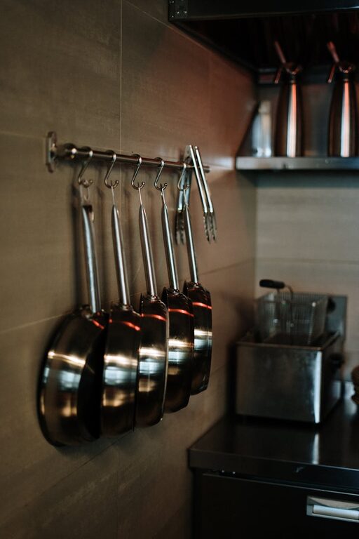 Essential Tools Every Small Kitchen Needs for Maximum Efficiency